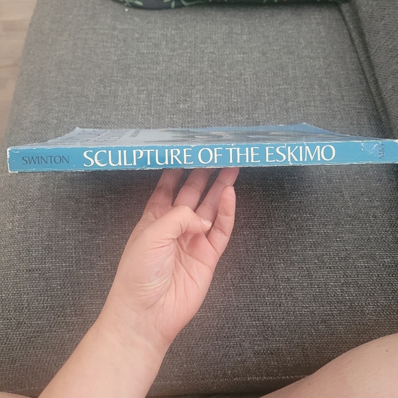 Sculpture of the Eskimo Art book by George Swinton - Picture 2 of 13